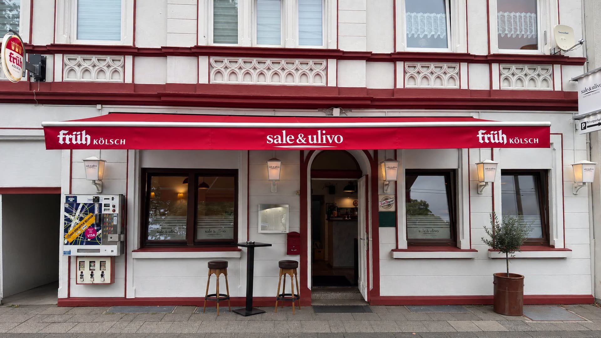 Fassade der Trattoria Sale & Ulivo in Solingen